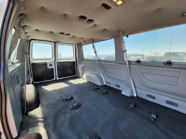 2001 Ford E-150 Unknown