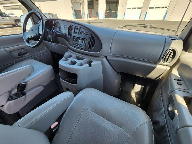 2001 Ford E-150 Unknown