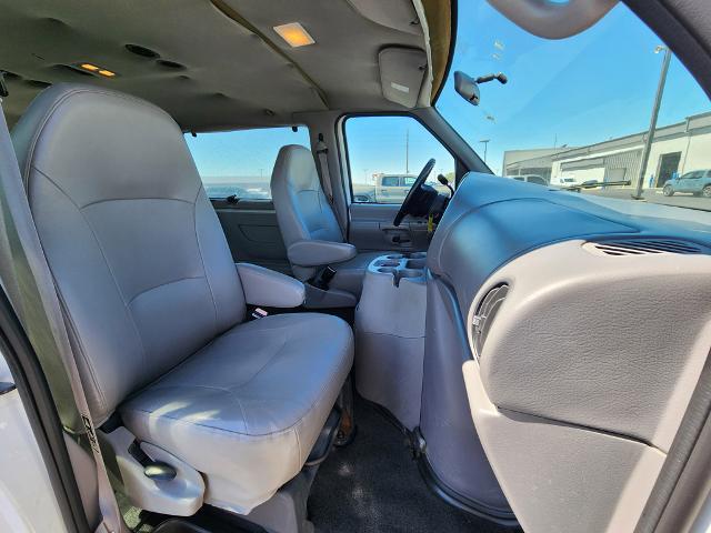 2001 Ford E-150 Unknown