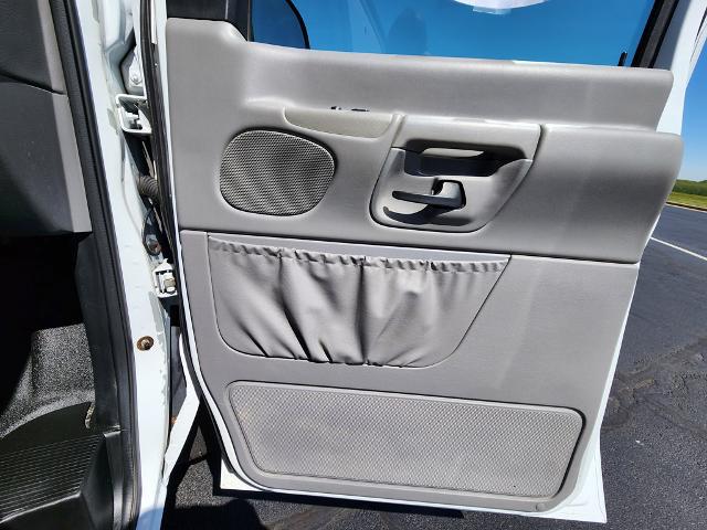 2001 Ford E-150 Unknown