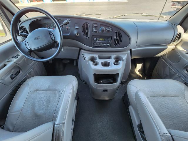 2001 Ford E-150 Unknown