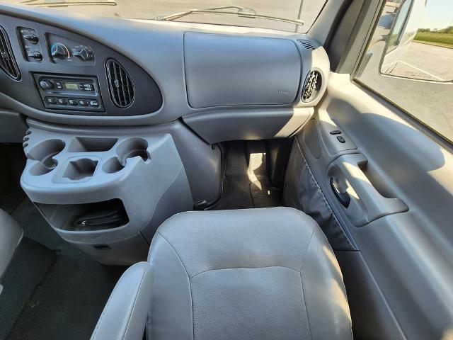 2001 Ford E-150 Unknown