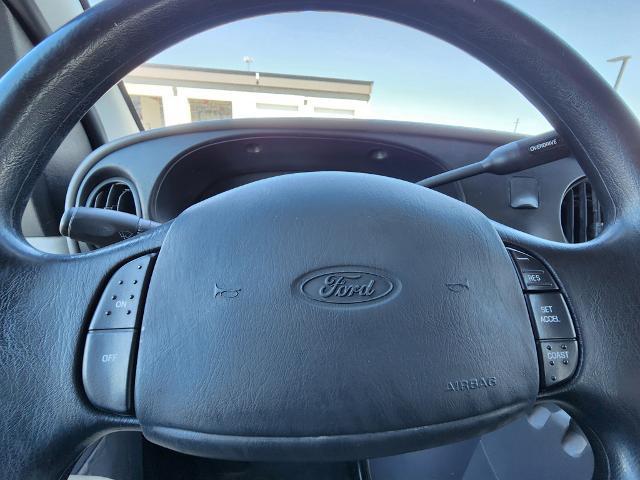 2001 Ford E-150 Unknown
