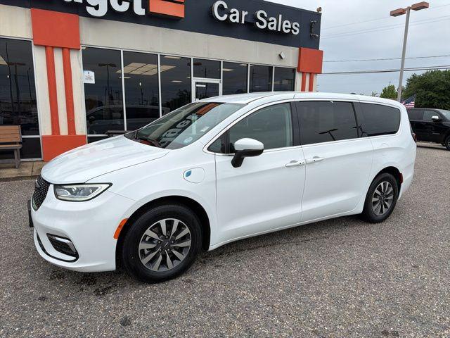 2023 Chrysler Pacifica Hybrid Touring L