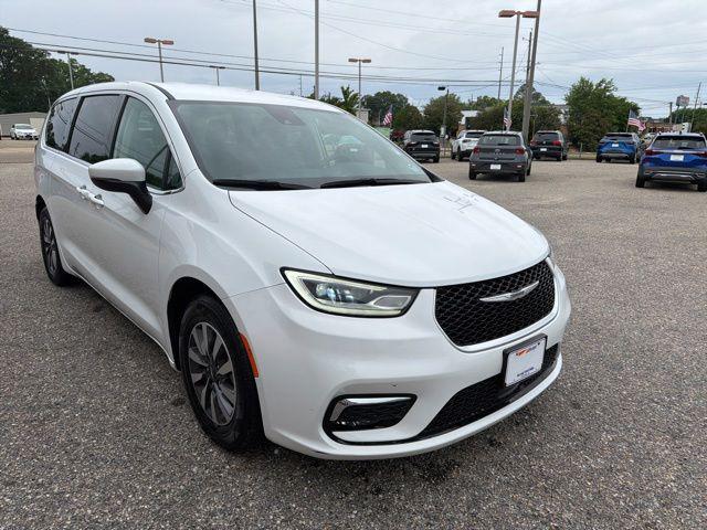 2023 Chrysler Pacifica Hybrid Touring L