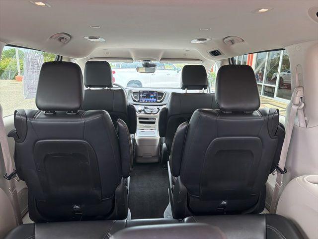 2023 Chrysler Pacifica Hybrid Touring L
