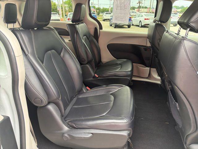 2023 Chrysler Pacifica Hybrid Touring L