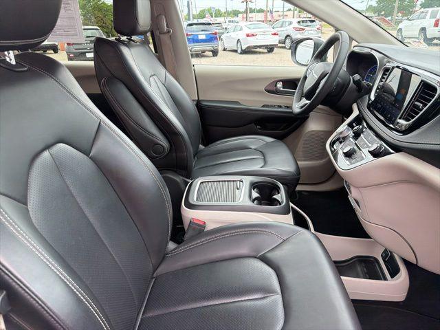 2023 Chrysler Pacifica Hybrid Touring L