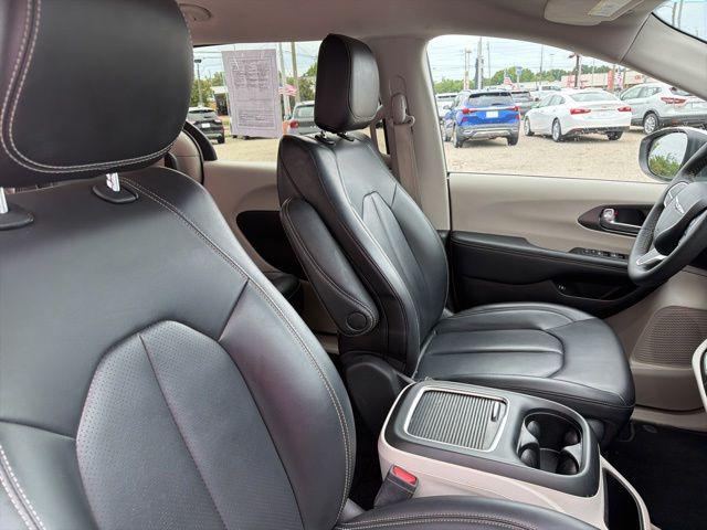 2023 Chrysler Pacifica Hybrid Touring L