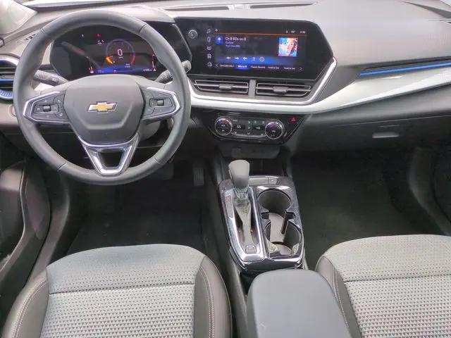 2025 Chevrolet Trax FWD LT