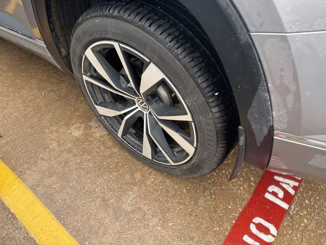 2024 Volkswagen Atlas 2.0T SEL Premium R-Line