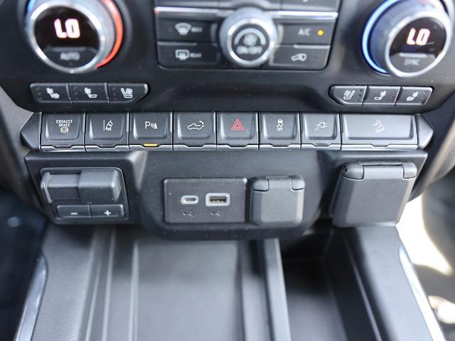2022 Chevrolet Silverado 2500HD 4WD Crew Cab Standard Bed LTZ