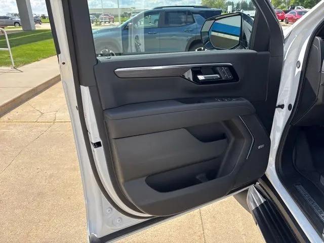 2026 Chevrolet Suburban LT, 4WD