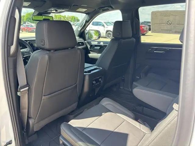 2026 Chevrolet Suburban LT, 4WD