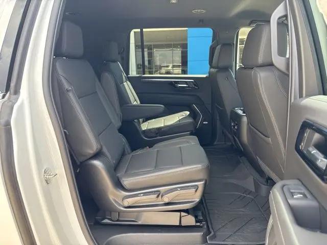 2026 Chevrolet Suburban LT, 4WD