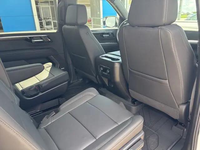 2026 Chevrolet Suburban LT, 4WD