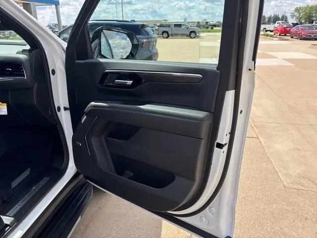 2026 Chevrolet Suburban LT, 4WD