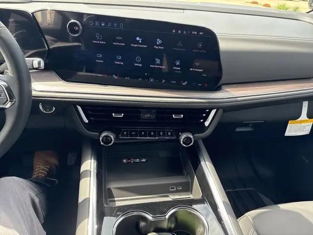 2026 Chevrolet Suburban LT, 4WD