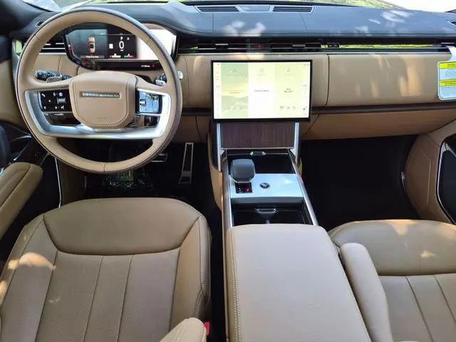 2026 Land Rover Range Rover P400 SE 7 Seat