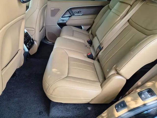 2026 Land Rover Range Rover P400 SE 7 Seat