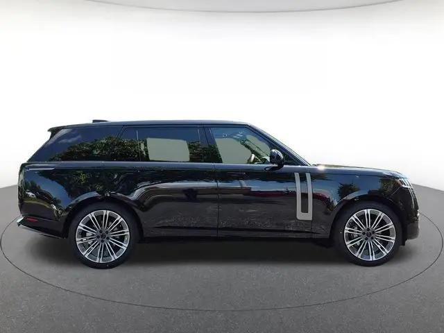 2026 Land Rover Range Rover P400 SE 7 Seat
