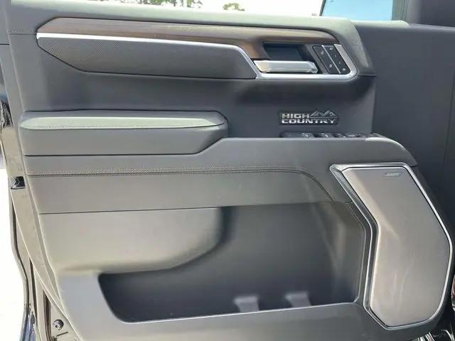 2026 Chevrolet Silverado 1500 4WD Crew Cab Short Bed High Country