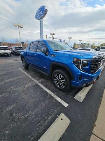 2023 GMC Sierra 1500 4WD Crew Cab Short Box AT4