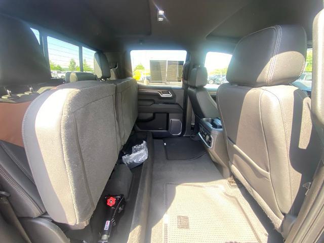 2023 Chevrolet Silverado 1500 4WD Crew Cab Short Bed High Country