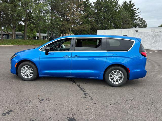 2027 Chrysler Pacifica PACIFICA SELECT