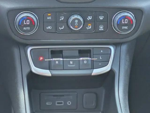 2024 GMC Terrain FWD SLT