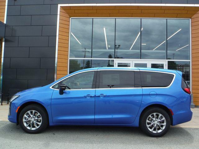 2027 Chrysler Pacifica PACIFICA SELECT AWD