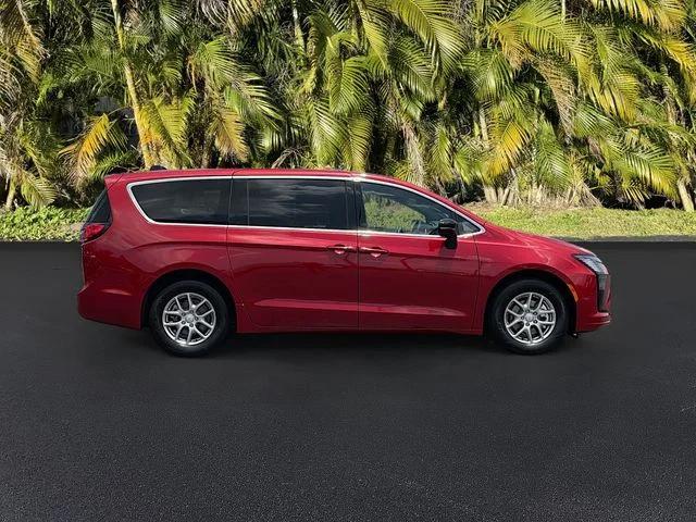 2027 Chrysler Pacifica PACIFICA SELECT