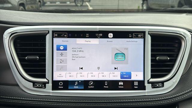 2027 Chrysler Pacifica Select