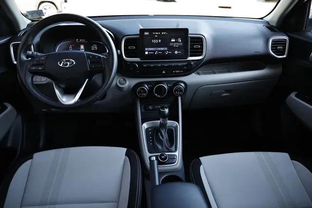 2025 Hyundai Venue SEL