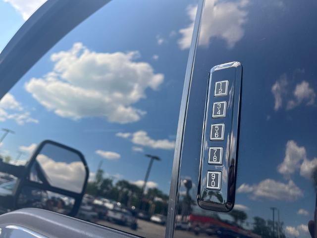 2023 Ford F-450 LARIAT