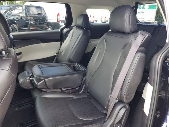 2024 Kia Carnival MPV LX Seat Package