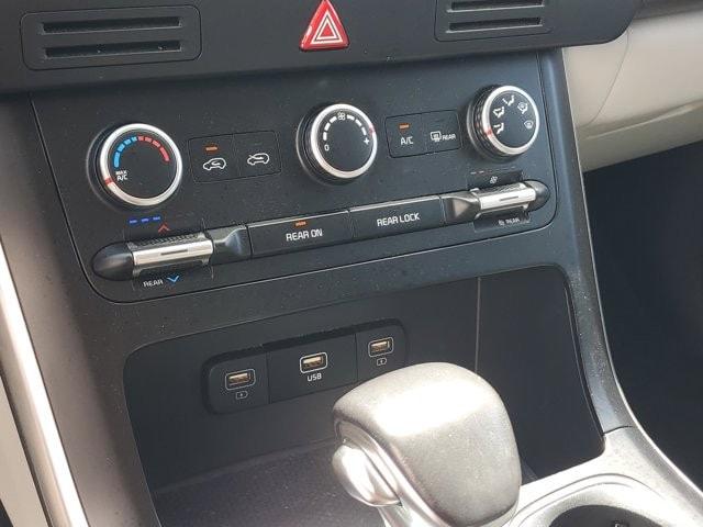 2024 Kia Carnival MPV LX Seat Package