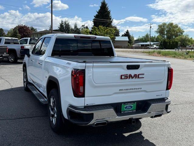 2022 GMC Sierra 1500 4WD Crew Cab Short Box SLT
