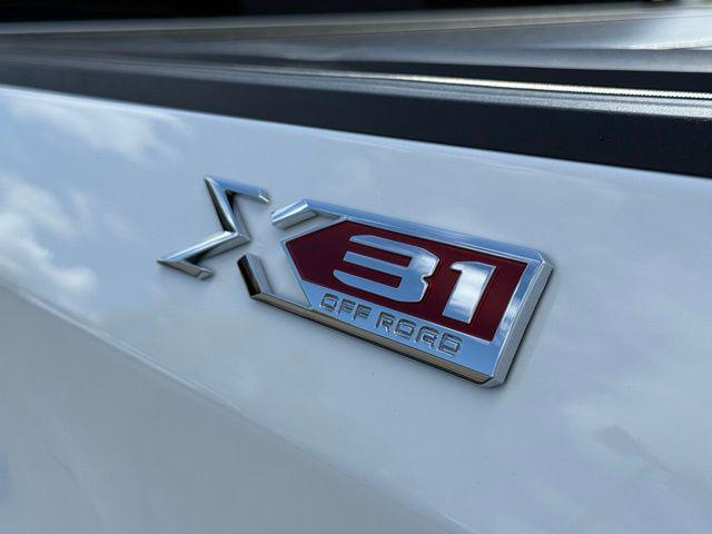 2022 GMC Sierra 1500 4WD Crew Cab Short Box SLT