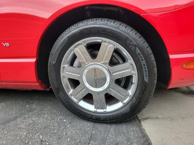 2004 Ford Thunderbird Base