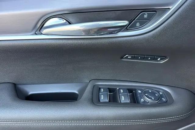2025 Cadillac XT6 FWD Luxury