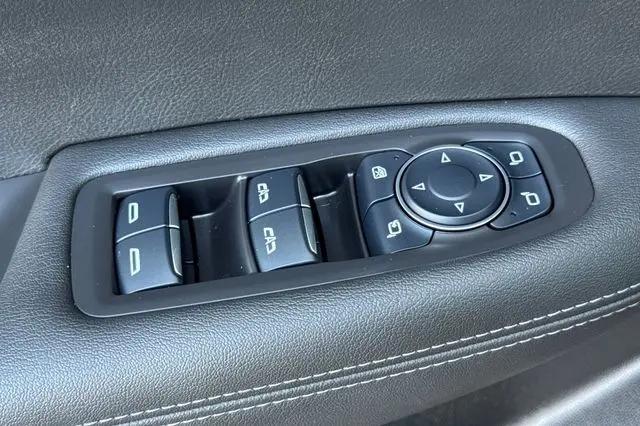 2025 Cadillac XT6 FWD Luxury