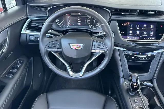 2025 Cadillac XT6 FWD Luxury