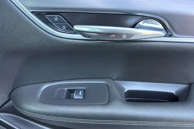 2025 Cadillac XT6 FWD Luxury