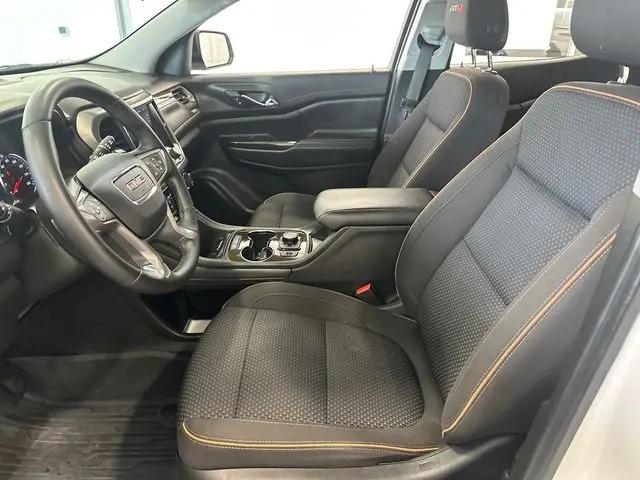 2023 GMC Acadia AWD AT4