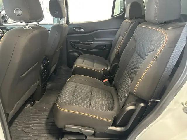 2023 GMC Acadia AWD AT4