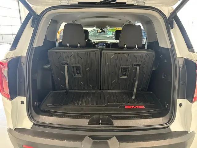 2023 GMC Acadia AWD AT4