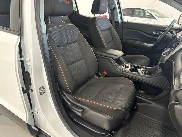 2023 GMC Acadia AWD AT4