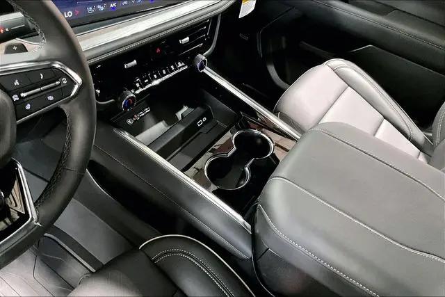 2026 Chevrolet Suburban Premier, 4WD