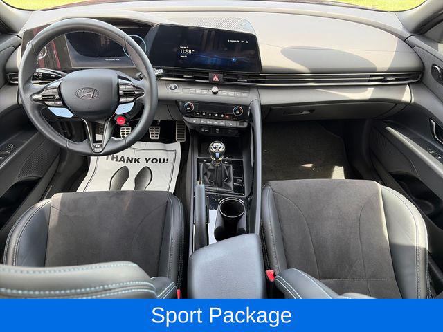 2025 Hyundai Elantra Base